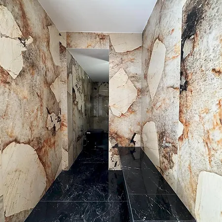 Rr Epavlis * كومينو
