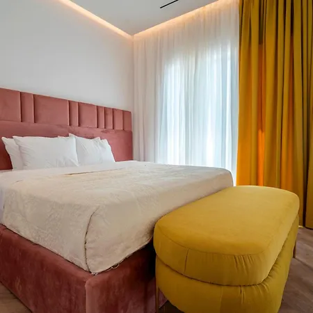 Rr Epavlis Villa