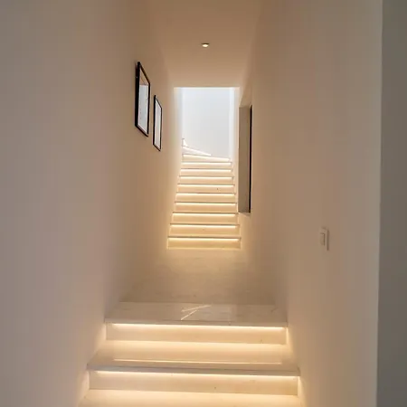 Rr Epavlis Villa *
